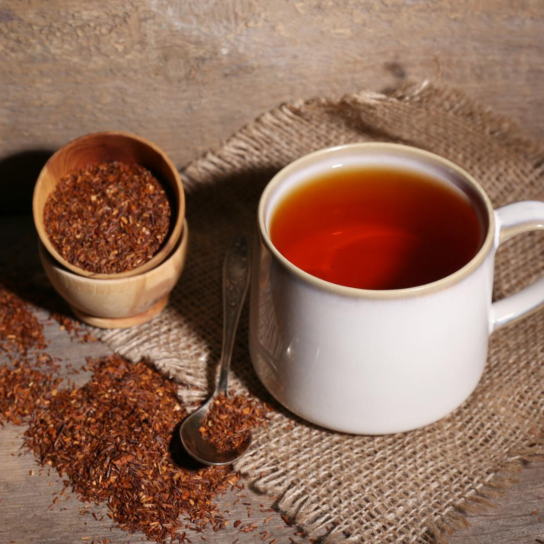 Rooibos – właściwości, działanie i korzyści zdrowotne herbaty bez kofeiny