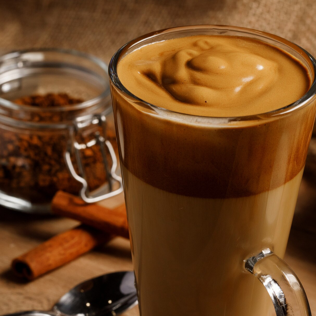 Cała prawda o kawie rozpuszczalnej: właściwości, mity i wpływ na zdrowie