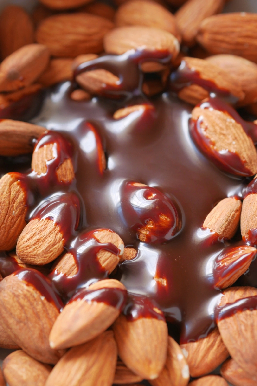 Ritter Sport Czekolada deserowa z migdałami i skórką pomarańczy 100g